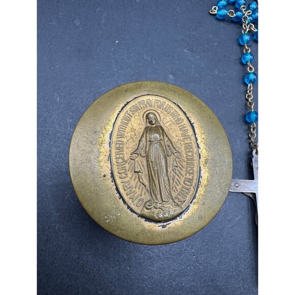 Vintage Catholic Aqua Blue Glass Rosary Silver Tone Crucifix w/ Gold Tone Case - Picture 10 of 11